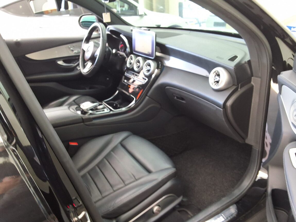 MERCEDES-BENZ GLC-CLASS GLC 220d 4MATIC COUPE PREMIUM 2017 - zdjęcie 15
