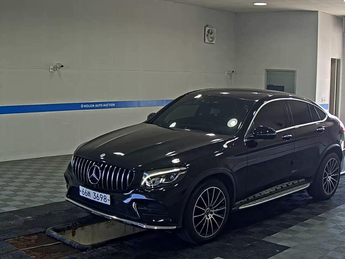 MERCEDES-BENZ GLC-CLASS GLC 220d 4MATIC COUPE PREMIUM 2017 - zdjęcie 2