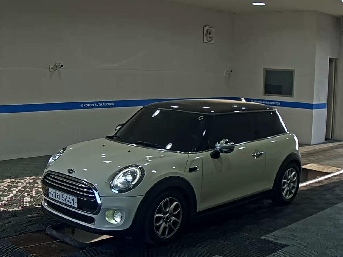 MINI COOPER (3RD GEN) 1.5 HIGH 2014 - zdjęcie 2