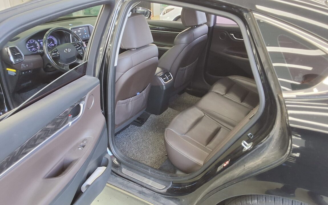 HYUNDAI GRANDEUR IG 3.0 LPi RENTAL CAR MODERN 2018 - zdjęcie 12