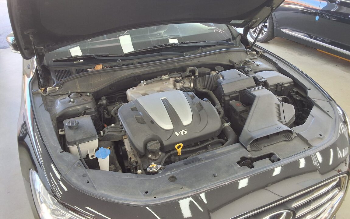 HYUNDAI GRANDEUR IG 3.0 LPi RENTAL CAR MODERN 2018 - zdjęcie 21