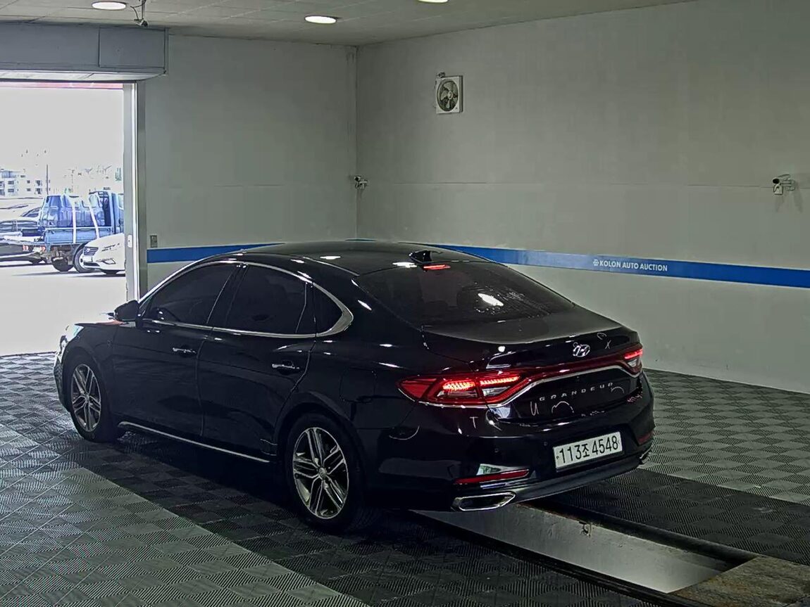 HYUNDAI GRANDEUR IG 3.0 LPi RENTAL CAR MODERN 2018 - zdjęcie 6