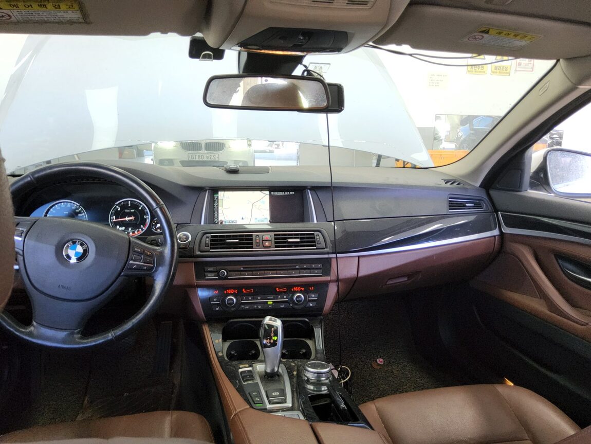 BMW 5 SERIES (6TH GEN) 520d M AERODYNAMIC 2016 - zdjęcie 11