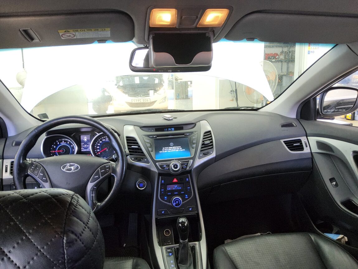 HYUNDAI THE NEW AVANTE MD 1.6 GDi MODERN 2015 - zdjęcie 11