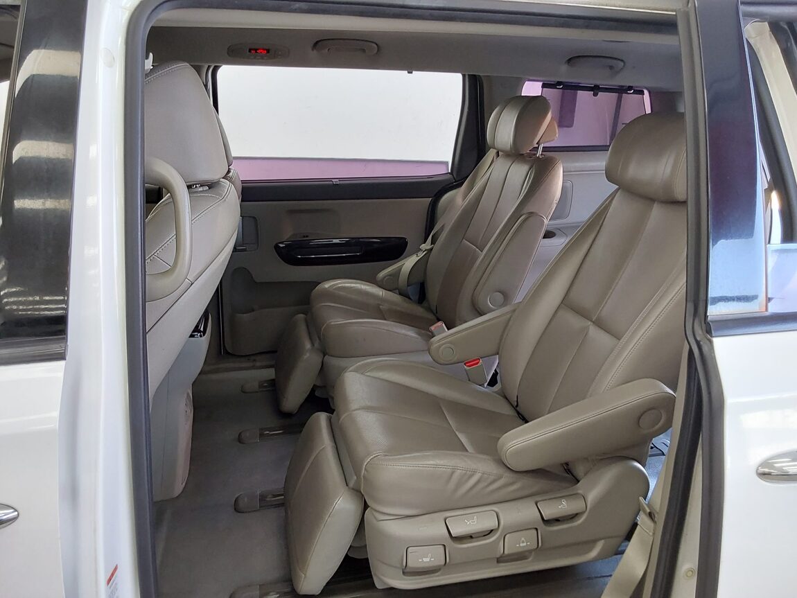 KIA THE NEW CARNIVAL LIMOUSINE 7-SEATER DIESEL VIP 2019 - zdjęcie 12