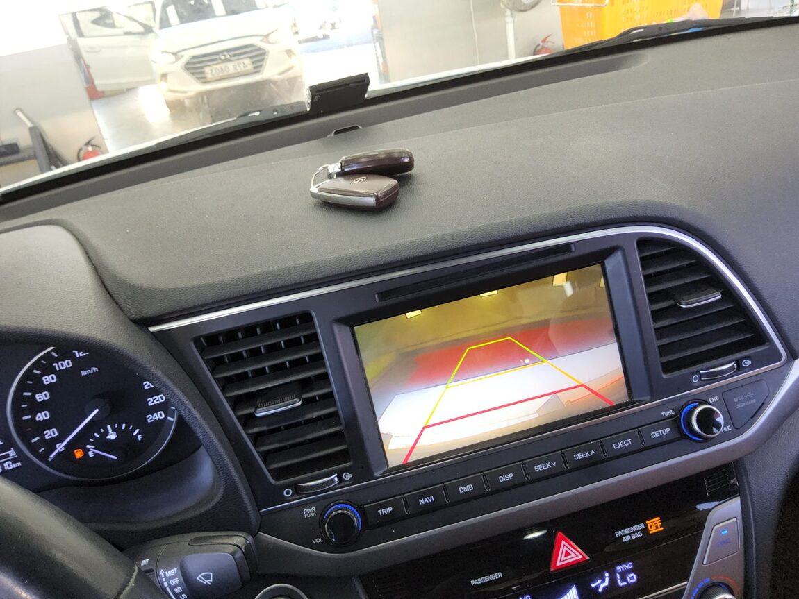 HYUNDAI AVANTE AD 1.6 GDi SMART 2016 - zdjęcie 17