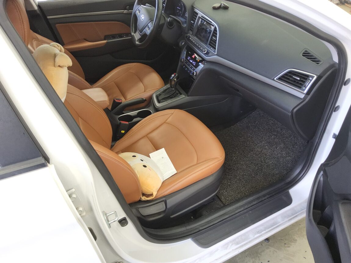 HYUNDAI AVANTE AD 1.6 GDi SMART 2016 - zdjęcie 14
