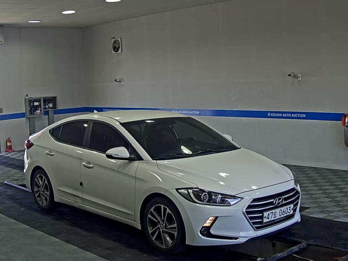 HYUNDAI AVANTE AD 1.6 GDi SMART 2016 - zdjęcie 3