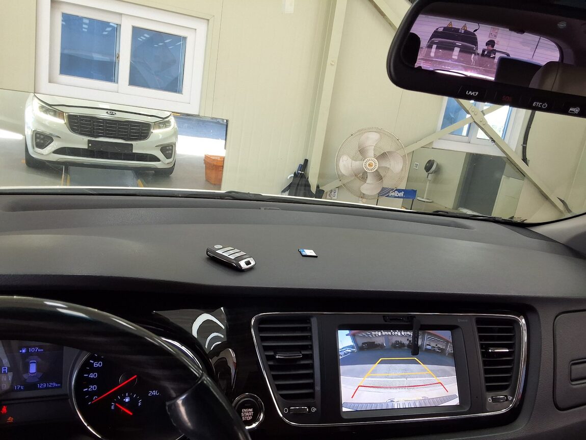 KIA THE NEW CARNIVAL LIMOUSINE 7-SEATER DIESEL VIP 2019 - zdjęcie 25