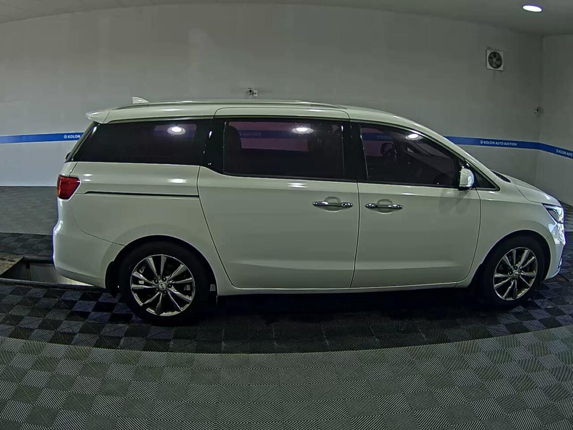 KIA THE NEW CARNIVAL LIMOUSINE 7-SEATER DIESEL VIP 2019 - zdjęcie 4