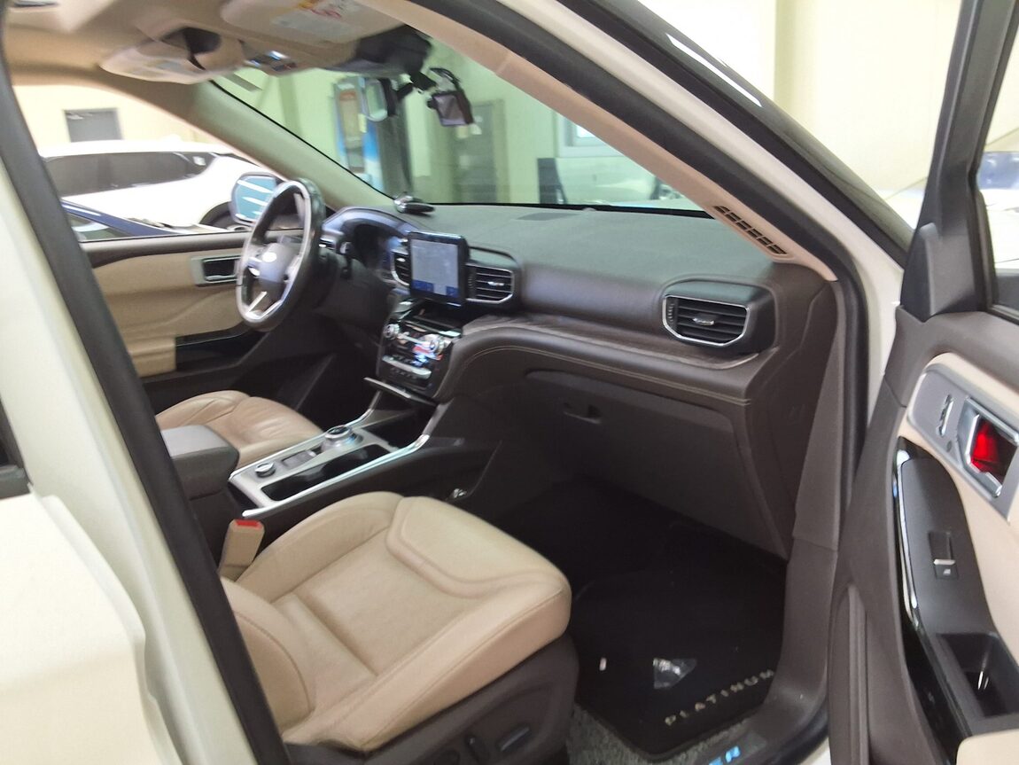 FORD EXPLORER (6TH GEN) 3.0 AWD PLATINUM 2021 - zdjęcie 15