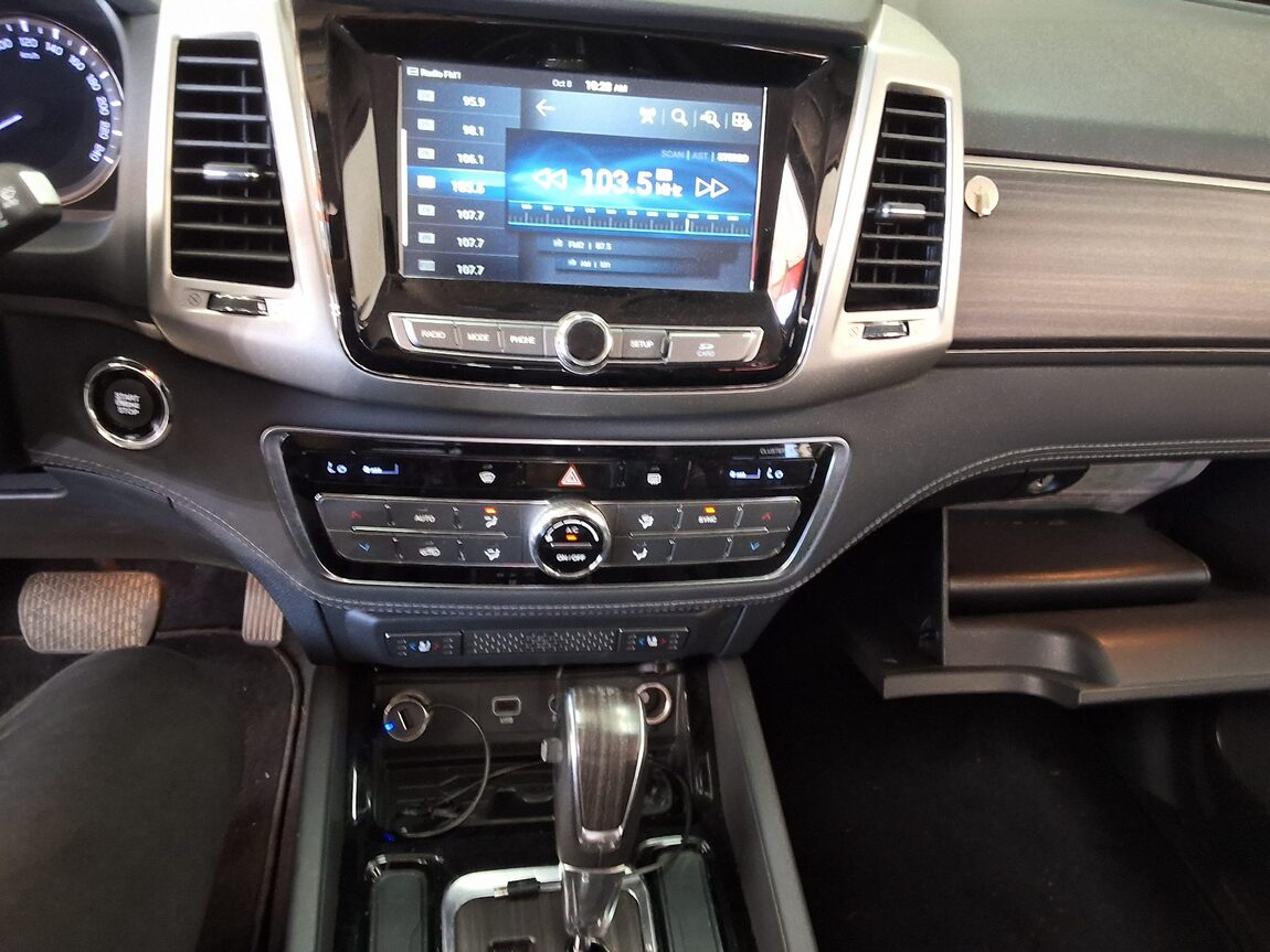KG MOBILITY (SSANGYONG) G4 REXTON 2.2 4WD MAJESTY 2018 - zdjęcie 24