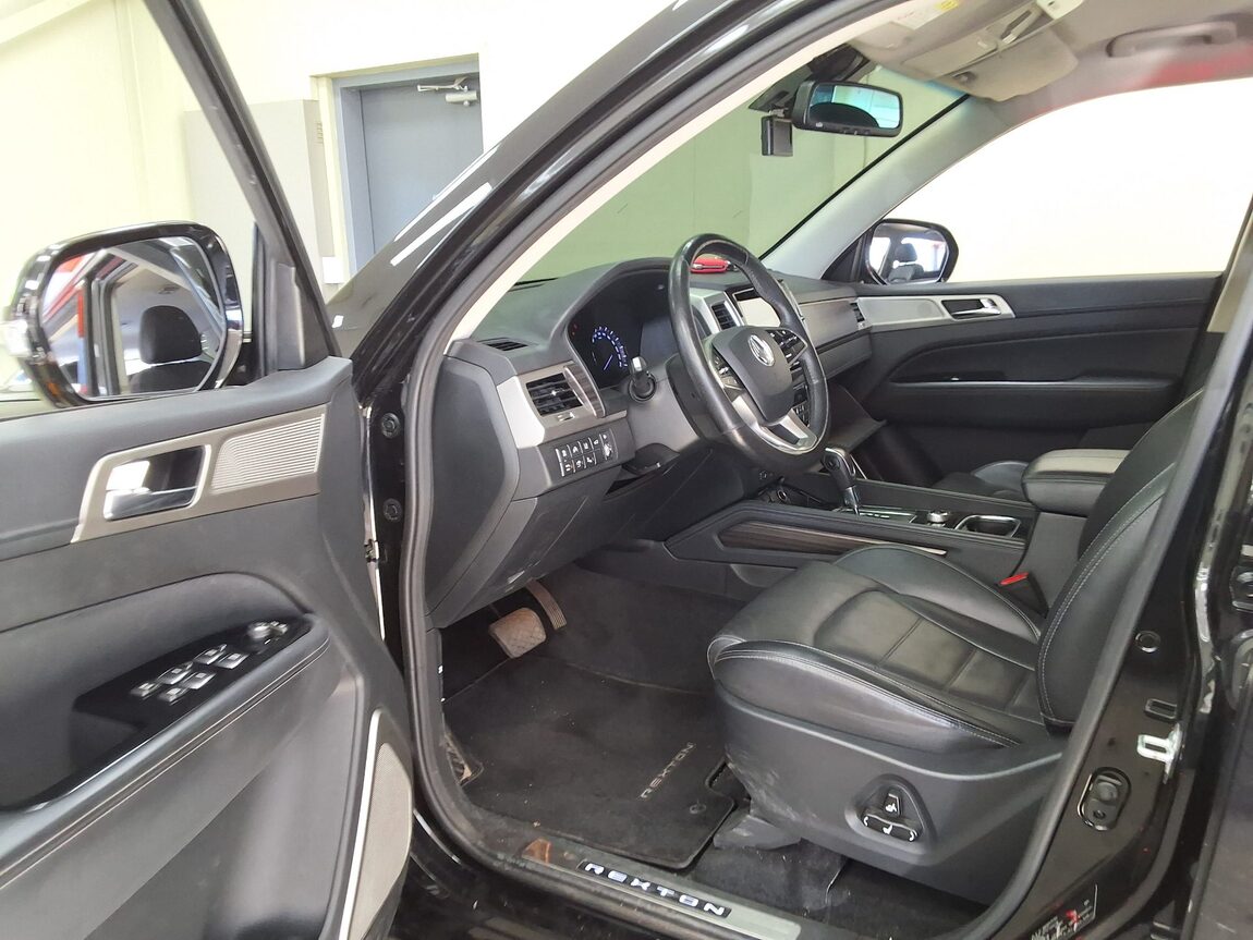 KG MOBILITY (SSANGYONG) G4 REXTON 2.2 4WD MAJESTY 2018 - zdjęcie 11