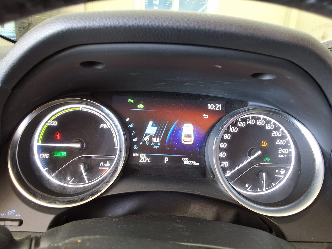 TOYOTA CAMRY (10TH GEN) 2.5 HYBRID XLE 2019 - zdjęcie 10