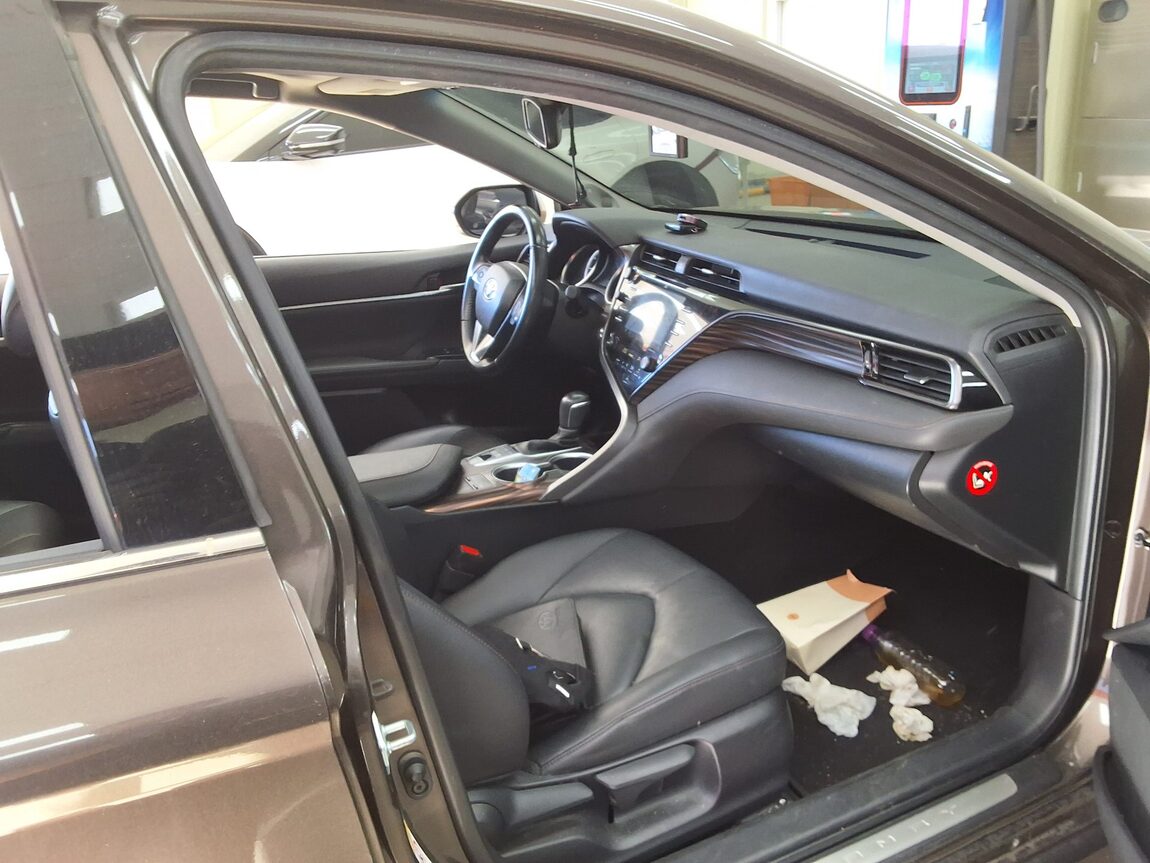 TOYOTA CAMRY (10TH GEN) 2.5 HYBRID XLE 2019 - zdjęcie 15