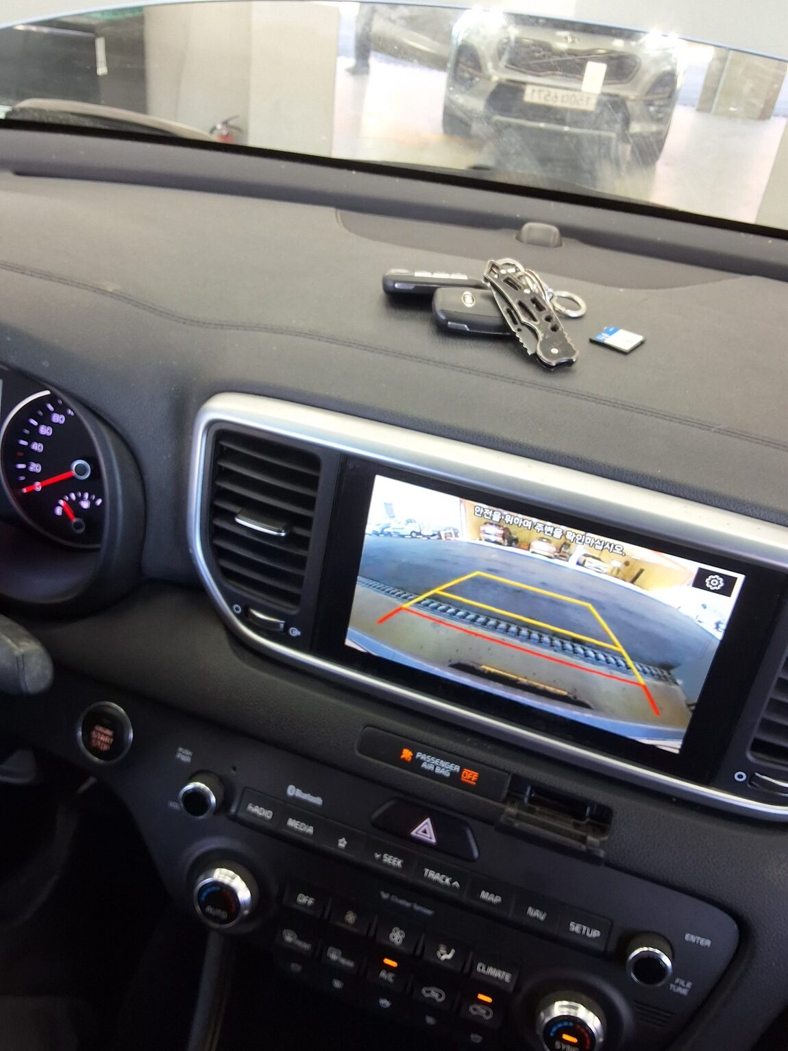 KIA SPORTAGE THE BOLD R2.0 DIESEL 2WD PRESTIGE 2019 - zdjęcie 17