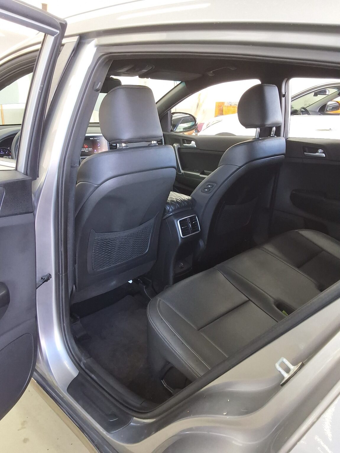 KIA SPORTAGE THE BOLD R2.0 DIESEL 2WD PRESTIGE 2019 - zdjęcie 12