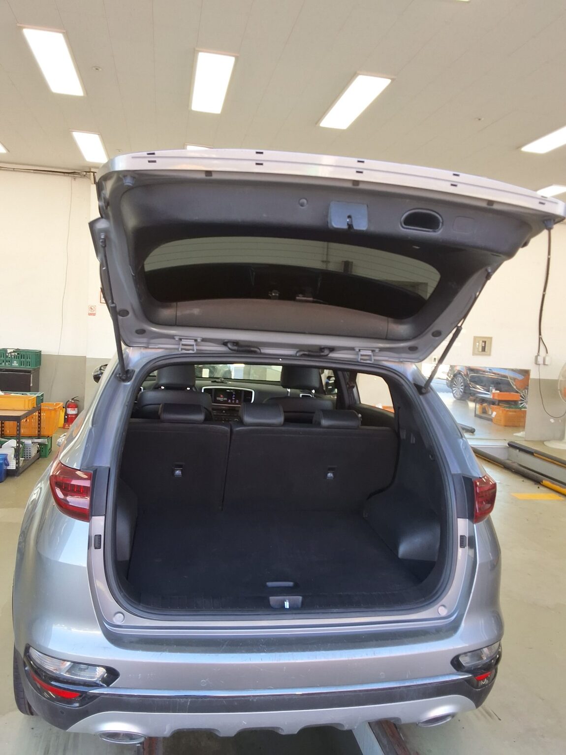 KIA SPORTAGE THE BOLD R2.0 DIESEL 2WD PRESTIGE 2019 - zdjęcie 15