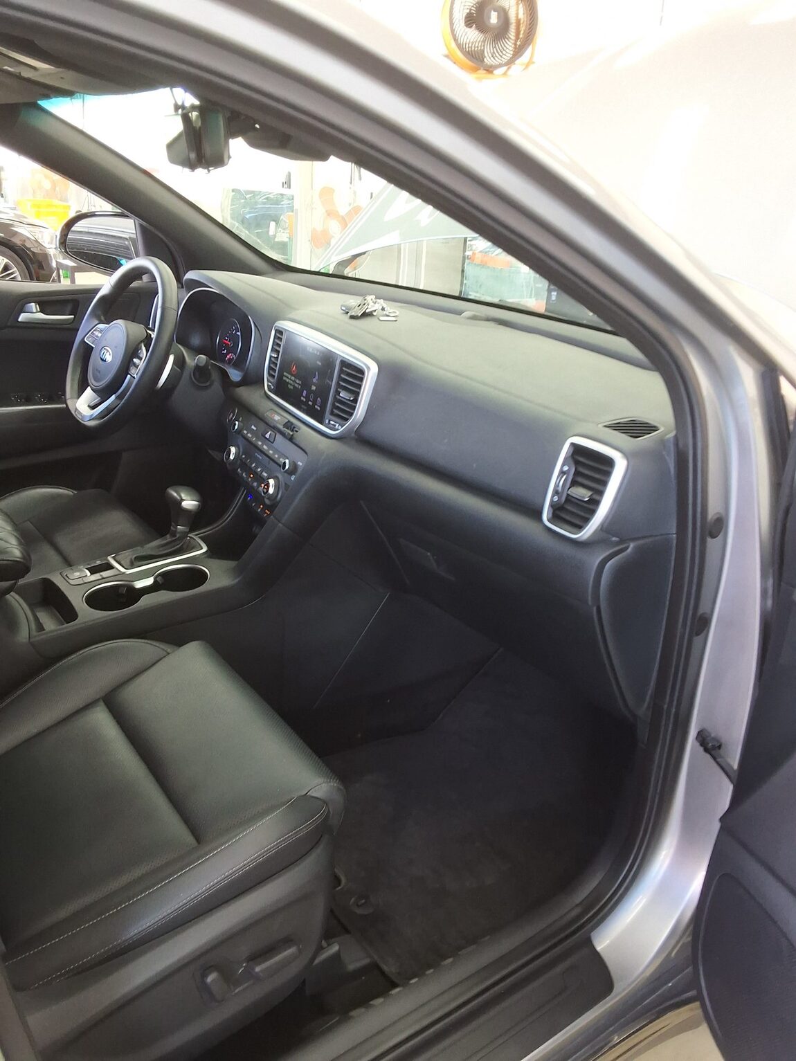 KIA SPORTAGE THE BOLD R2.0 DIESEL 2WD PRESTIGE 2019 - zdjęcie 14
