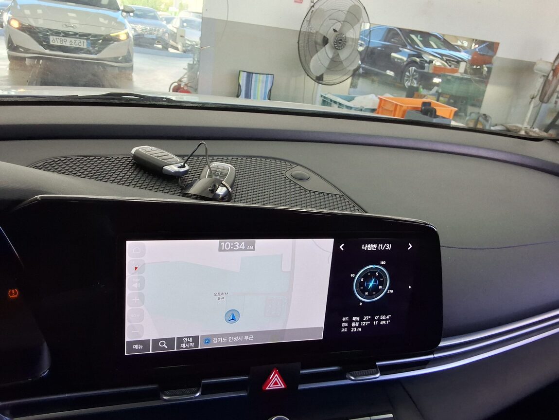 HYUNDAI AVANTE (CN7) 1.6 GASOLINE MODERN 2021 - zdjęcie 17