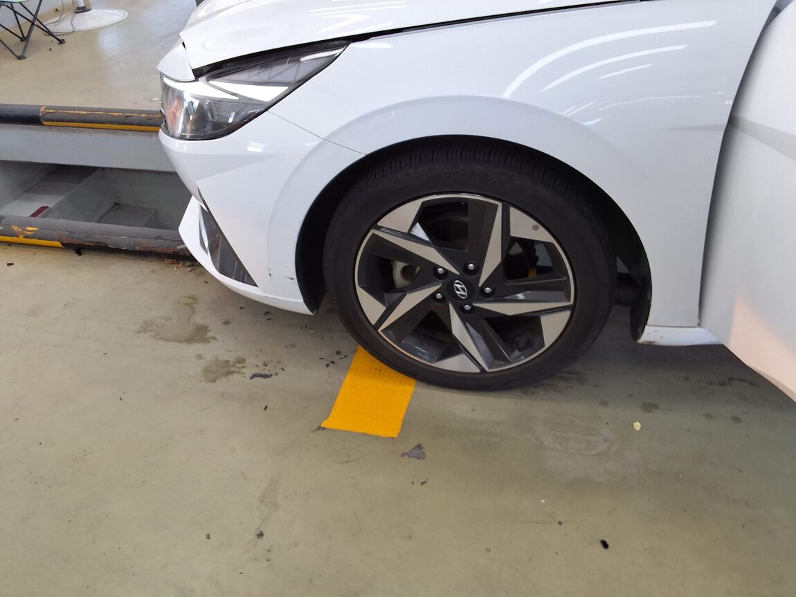 HYUNDAI AVANTE (CN7) 1.6 GASOLINE MODERN 2021 - zdjęcie 21