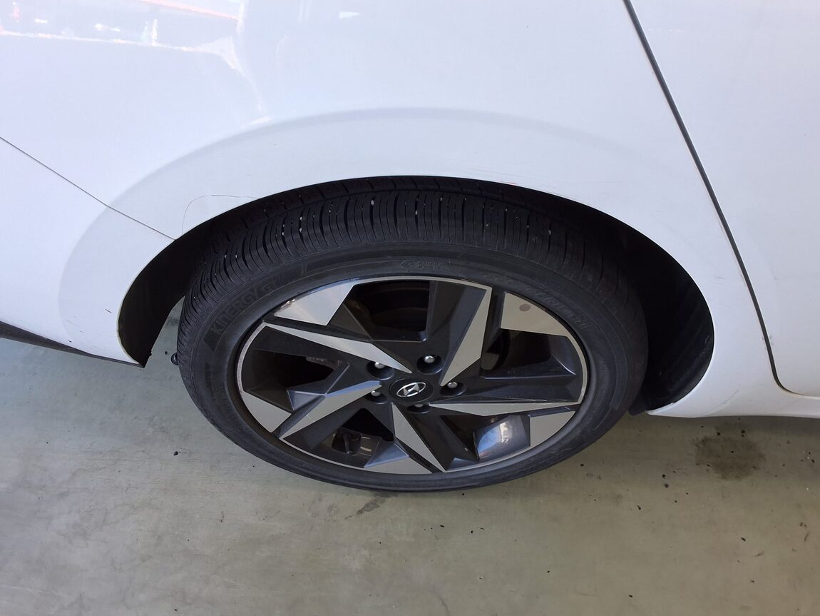 HYUNDAI AVANTE (CN7) 1.6 GASOLINE MODERN 2021 - zdjęcie 24