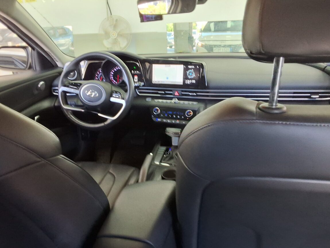 HYUNDAI AVANTE (CN7) 1.6 GASOLINE MODERN 2021 - zdjęcie 11