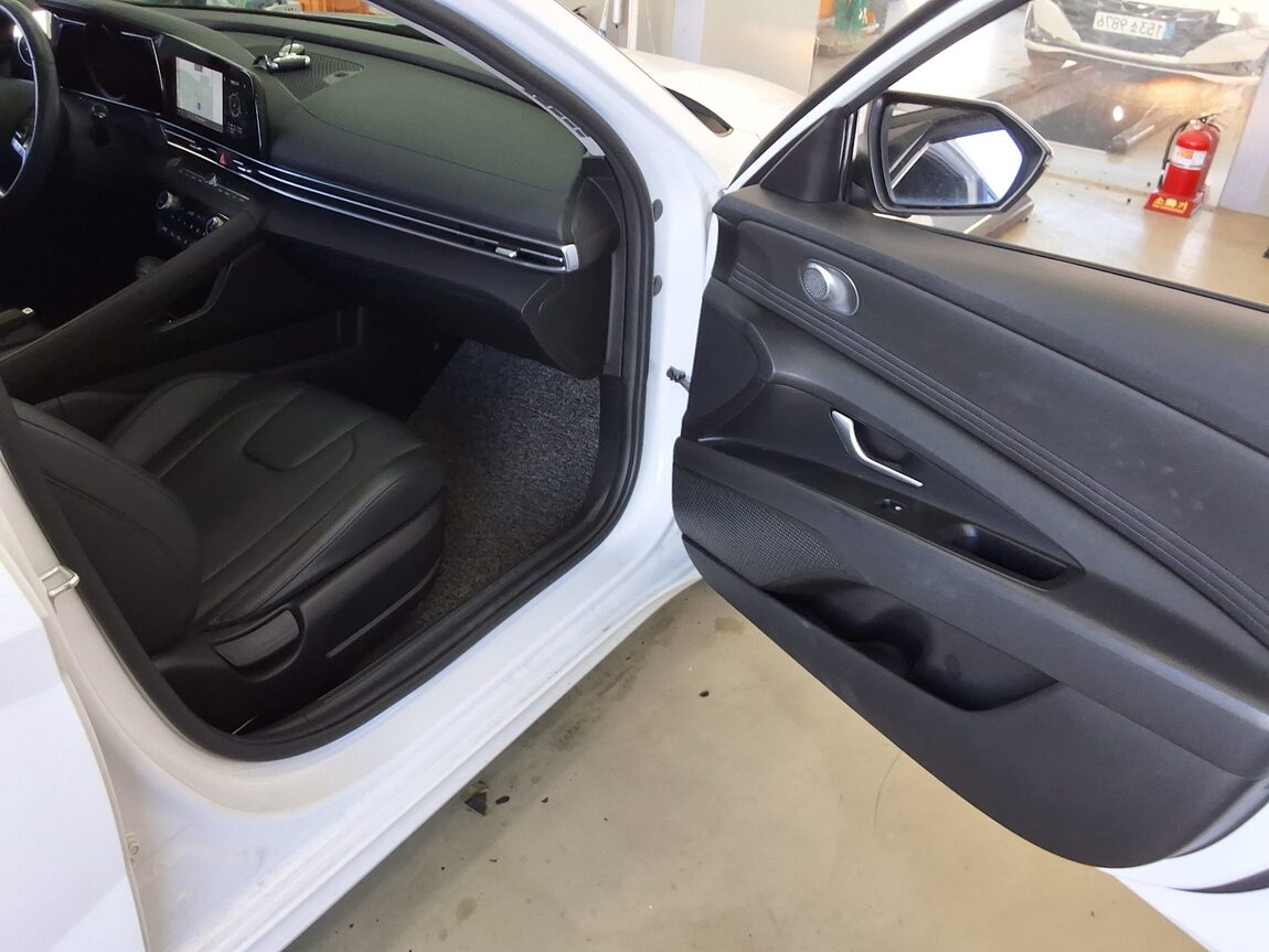 HYUNDAI AVANTE (CN7) 1.6 GASOLINE MODERN 2021 - zdjęcie 14