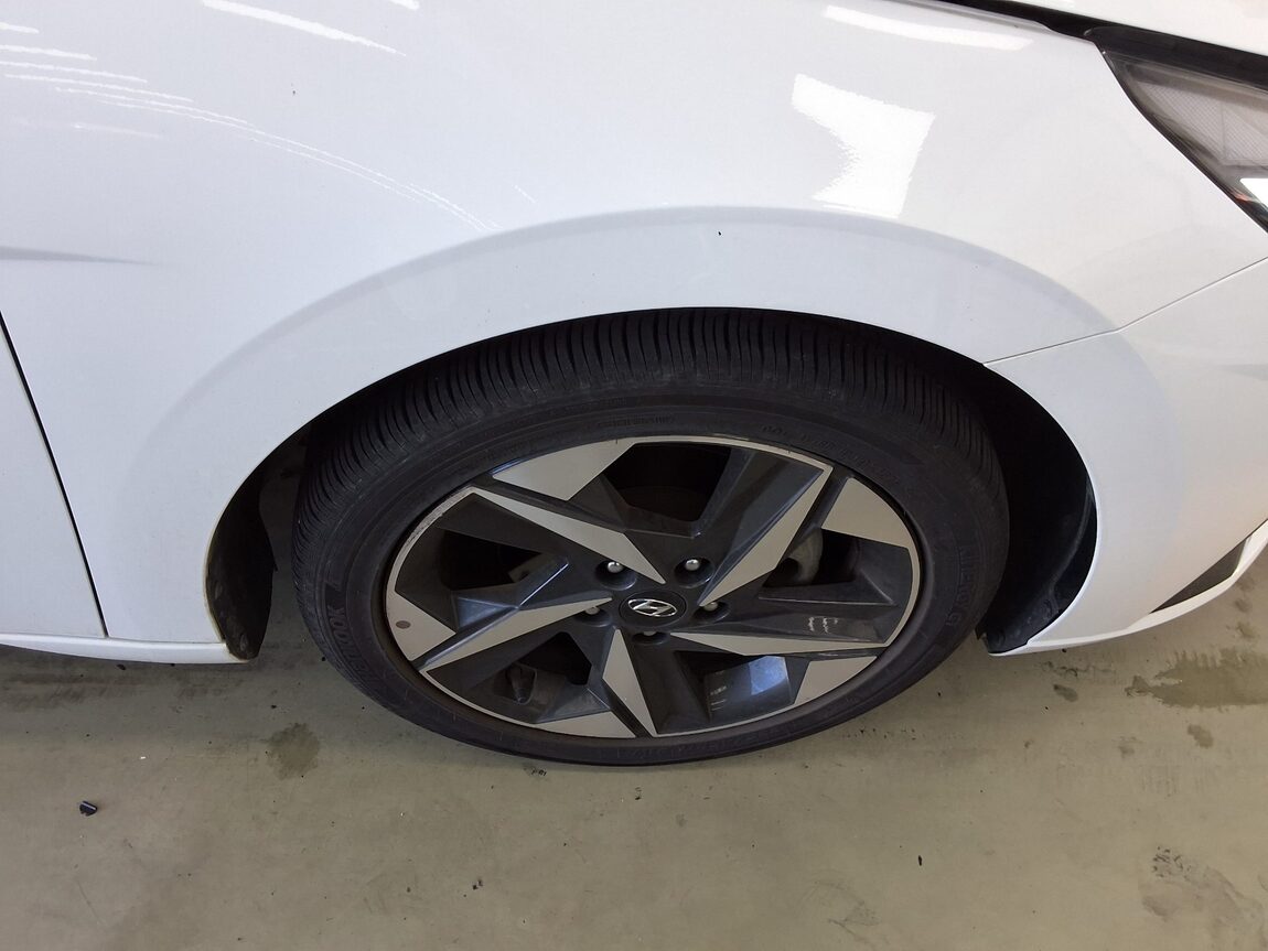 HYUNDAI AVANTE (CN7) 1.6 GASOLINE MODERN 2021 - zdjęcie 23