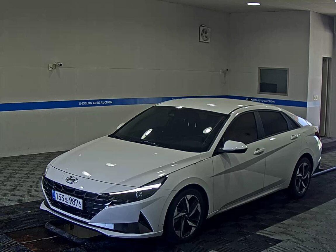HYUNDAI AVANTE (CN7) 1.6 GASOLINE MODERN 2021 - zdjęcie 2