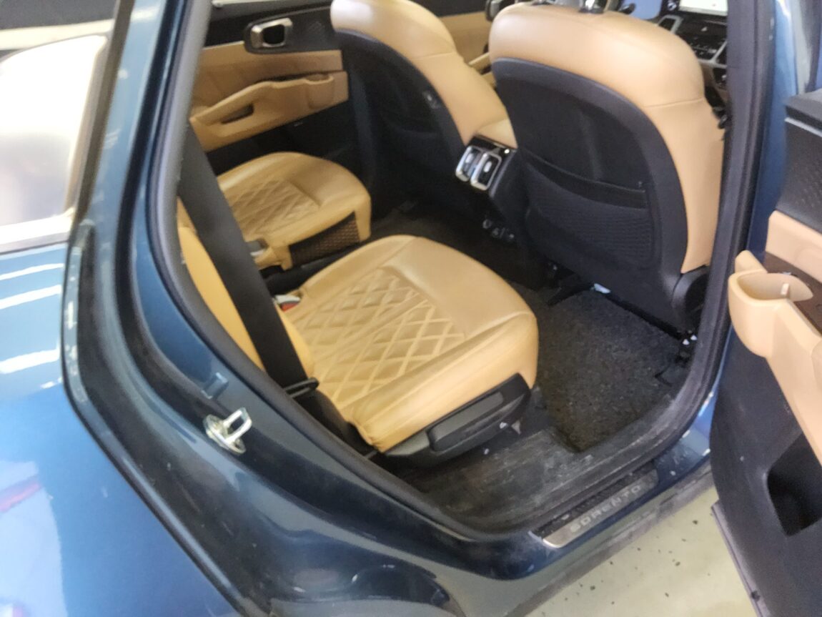 KIA NEW SORENTO (MQ4) 2.2 DIESEL 2WD SIGNATURE 2022 - zdjęcie 13