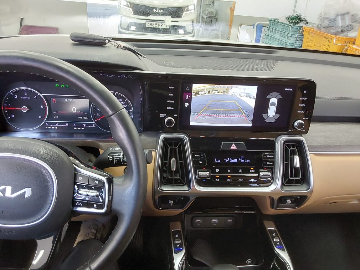 KIA NEW SORENTO (MQ4) 2.2 DIESEL 2WD PRESTIGE 2023 - zdjęcie 17
