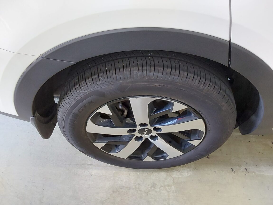 KIA NEW SORENTO (MQ4) 2.2 DIESEL 2WD PRESTIGE 2023 - zdjęcie 23