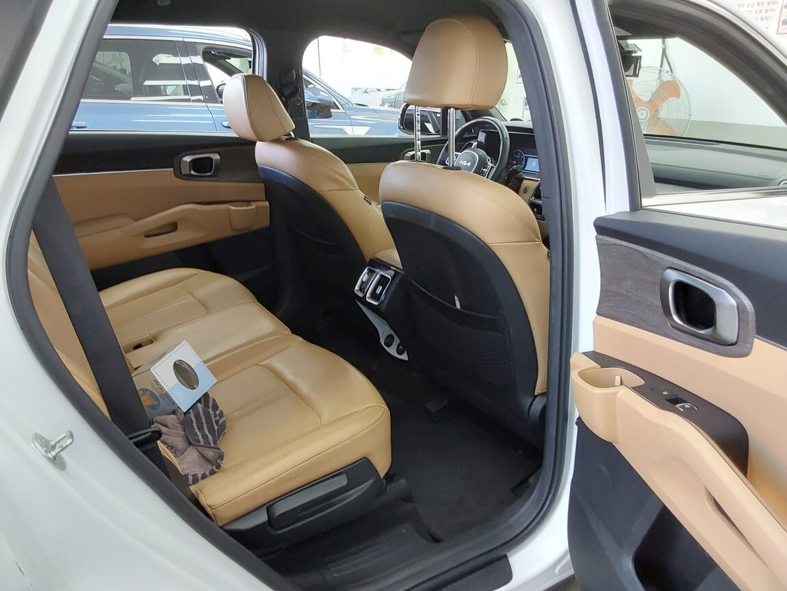 KIA NEW SORENTO (MQ4) 2.2 DIESEL 2WD PRESTIGE 2023 - zdjęcie 13