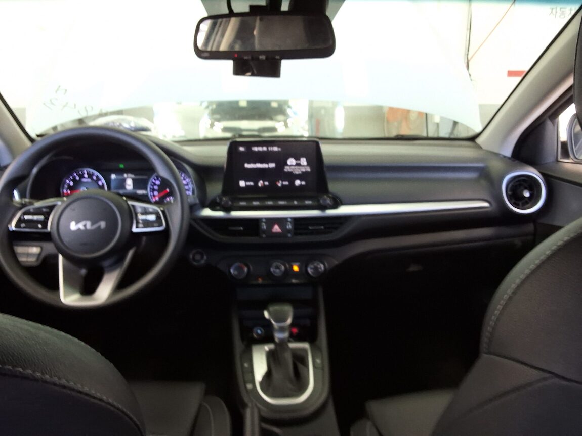 KIA THE NEW K3 1.6 GASOLINE TRENDY 2023 - zdjęcie 11