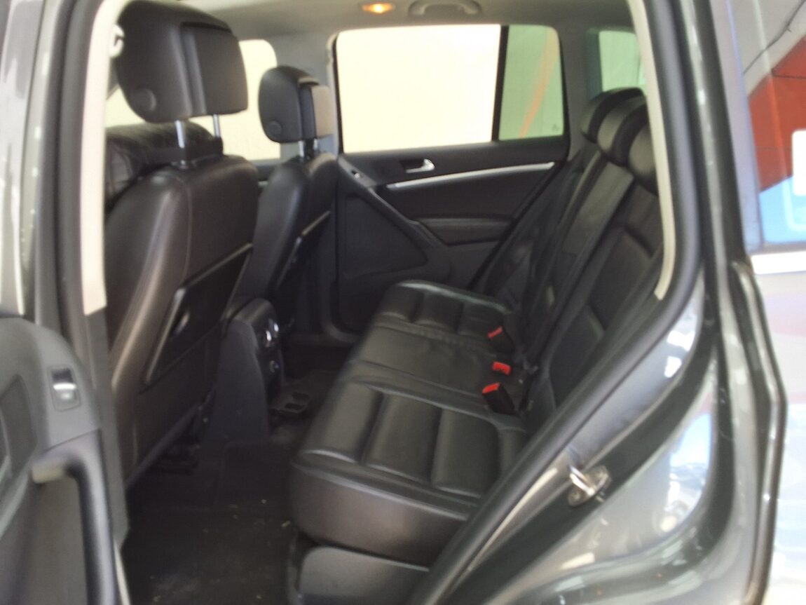 VOLKSWAGEN TIGUAN 2.0 TDI BLUEMOTION PREMIUM 2013 - zdjęcie 13