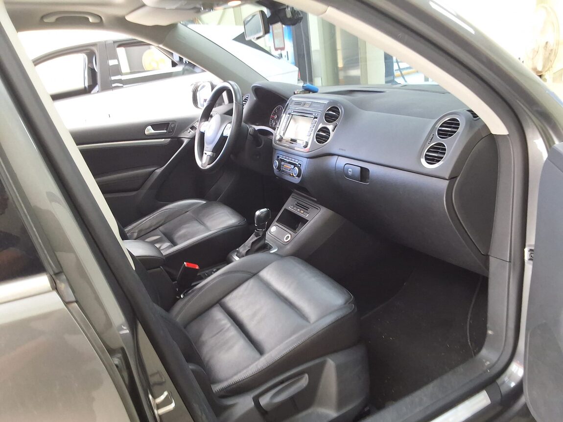 VOLKSWAGEN TIGUAN 2.0 TDI BLUEMOTION PREMIUM 2013 - zdjęcie 15