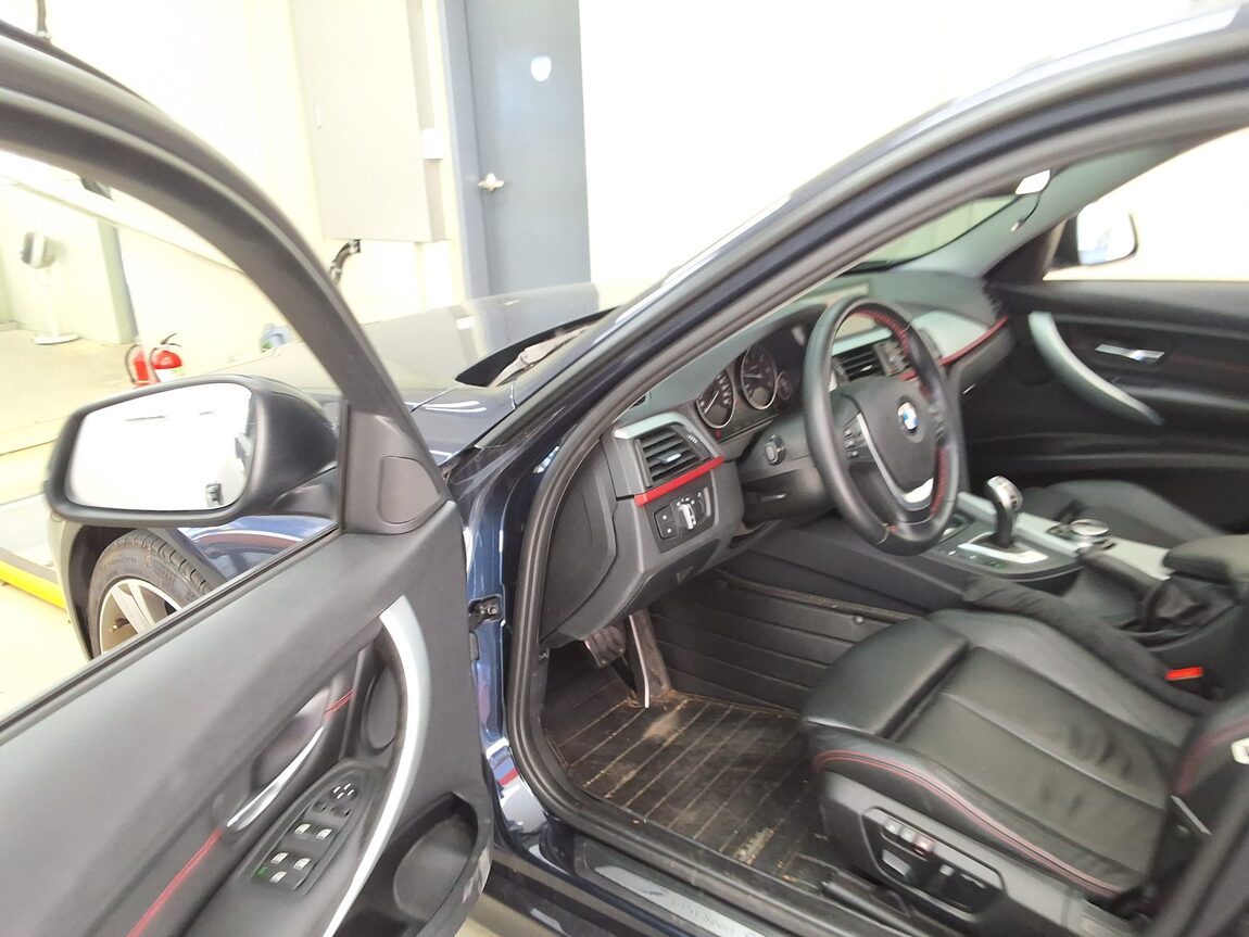 BMW 3 SERIES (6TH GEN) 320d SPORTS 2014 - zdjęcie 11