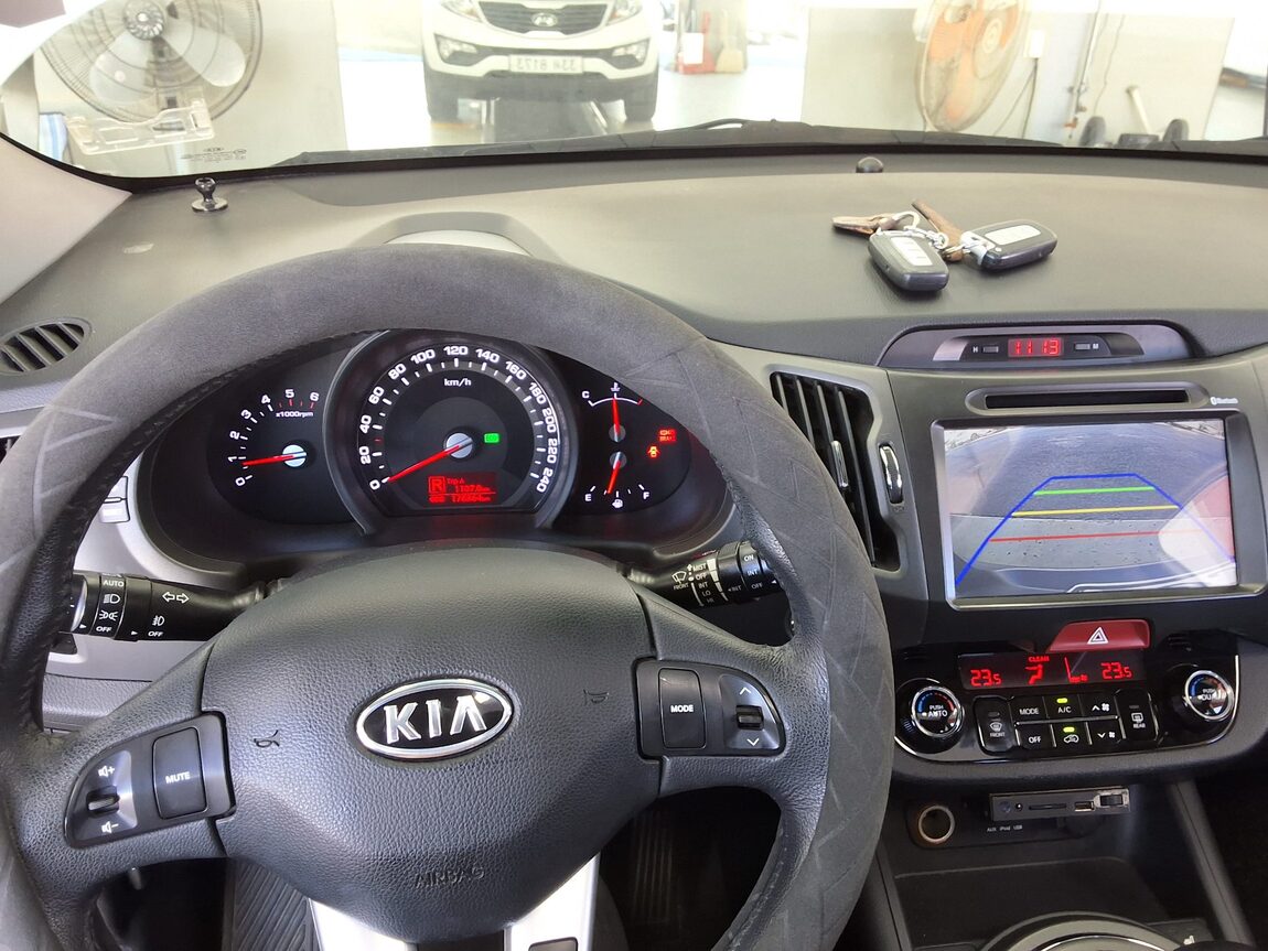 KIA SPORTAGE R DIESEL R2.0 2WD TLX LUXURY MODEL 2011 - zdjęcie 17