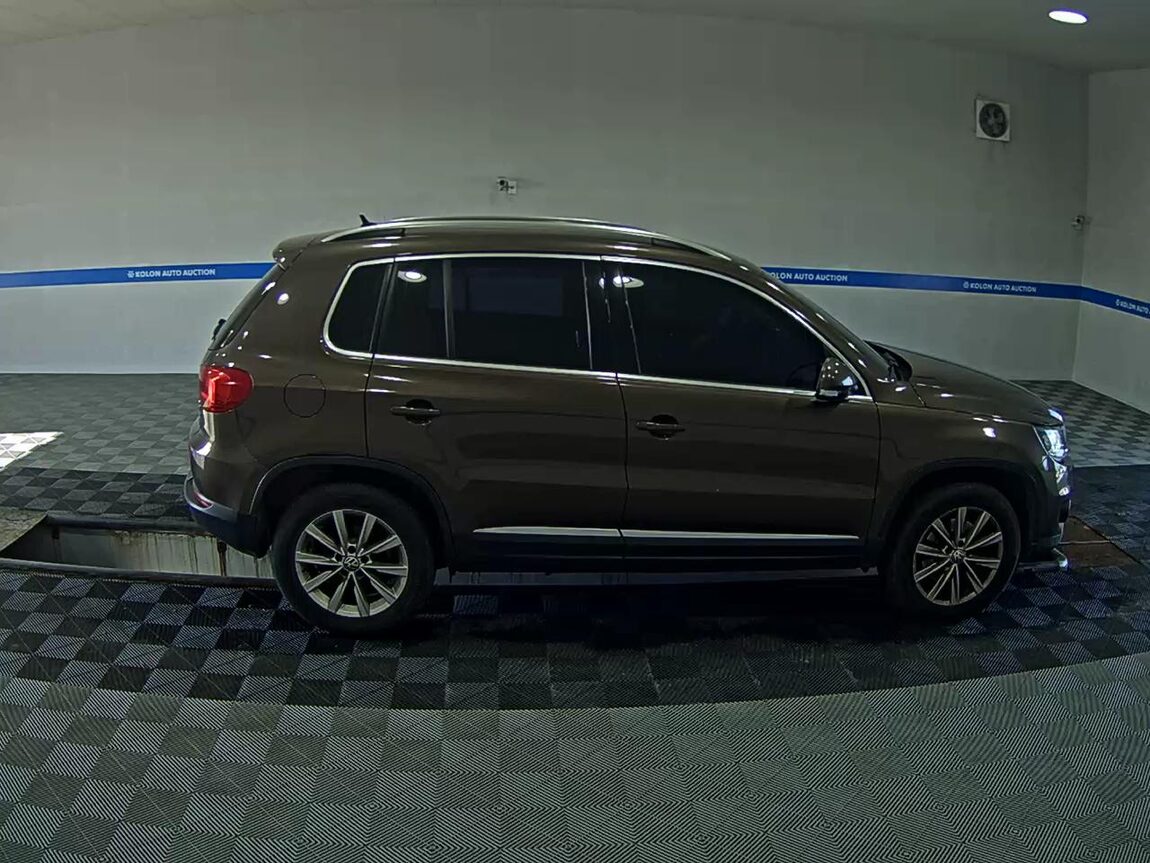 VOLKSWAGEN TIGUAN 2.0 TDI BLUEMOTION COMFORT 2014 - zdjęcie 4