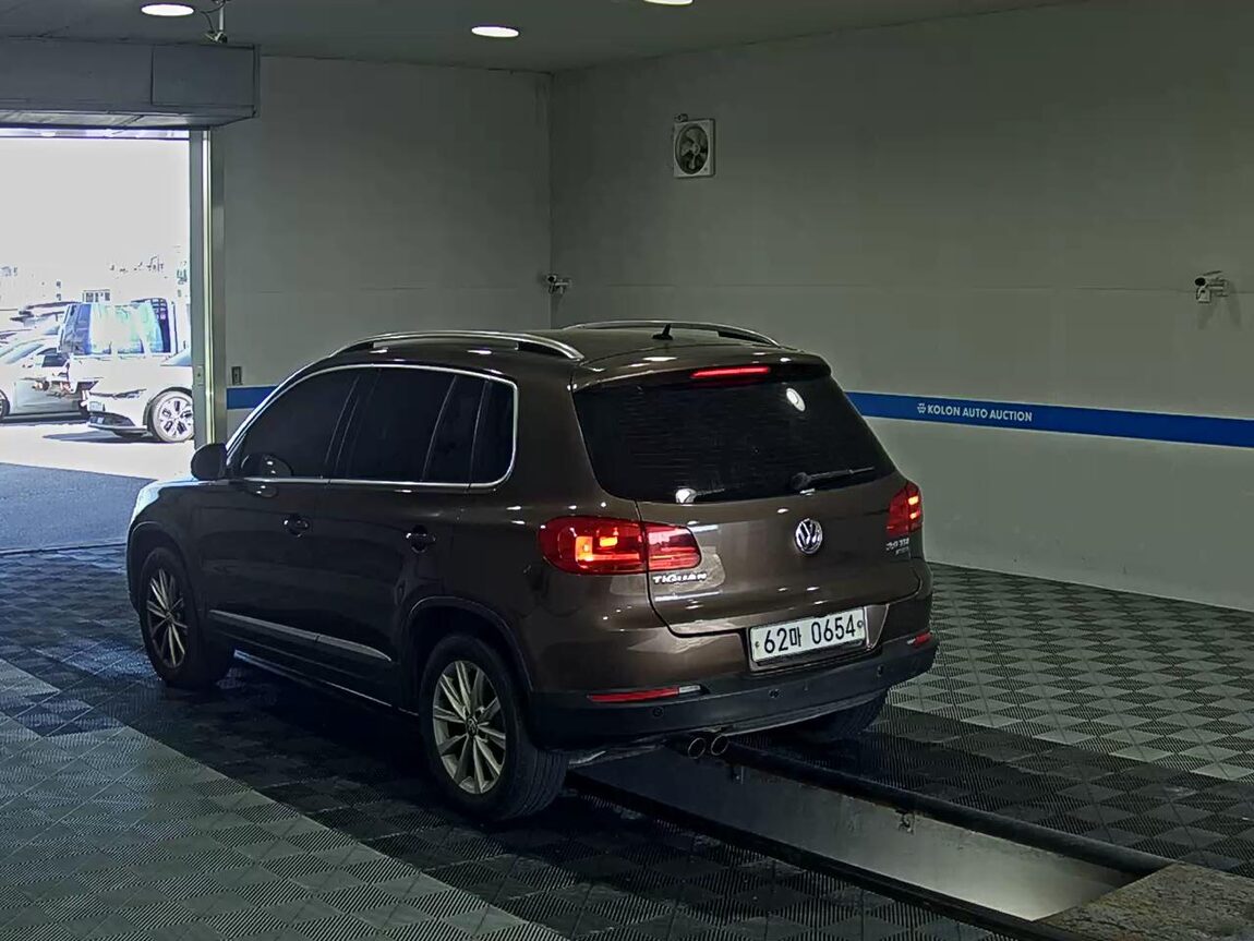 VOLKSWAGEN TIGUAN 2.0 TDI BLUEMOTION COMFORT 2014 - zdjęcie 6