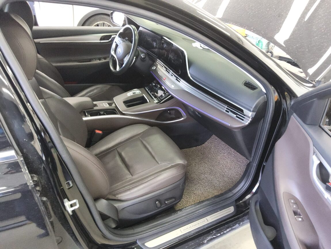 HYUNDAI THE NEW GRANDEUR IG GASOLINE 2.5 PREMIUM CHOICE 2020 - zdjęcie 14