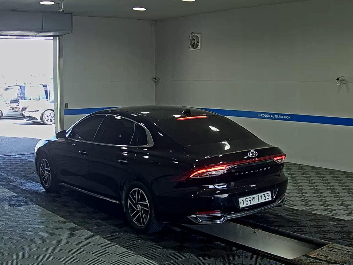 HYUNDAI THE NEW GRANDEUR IG GASOLINE 2.5 PREMIUM CHOICE 2020 - zdjęcie 6