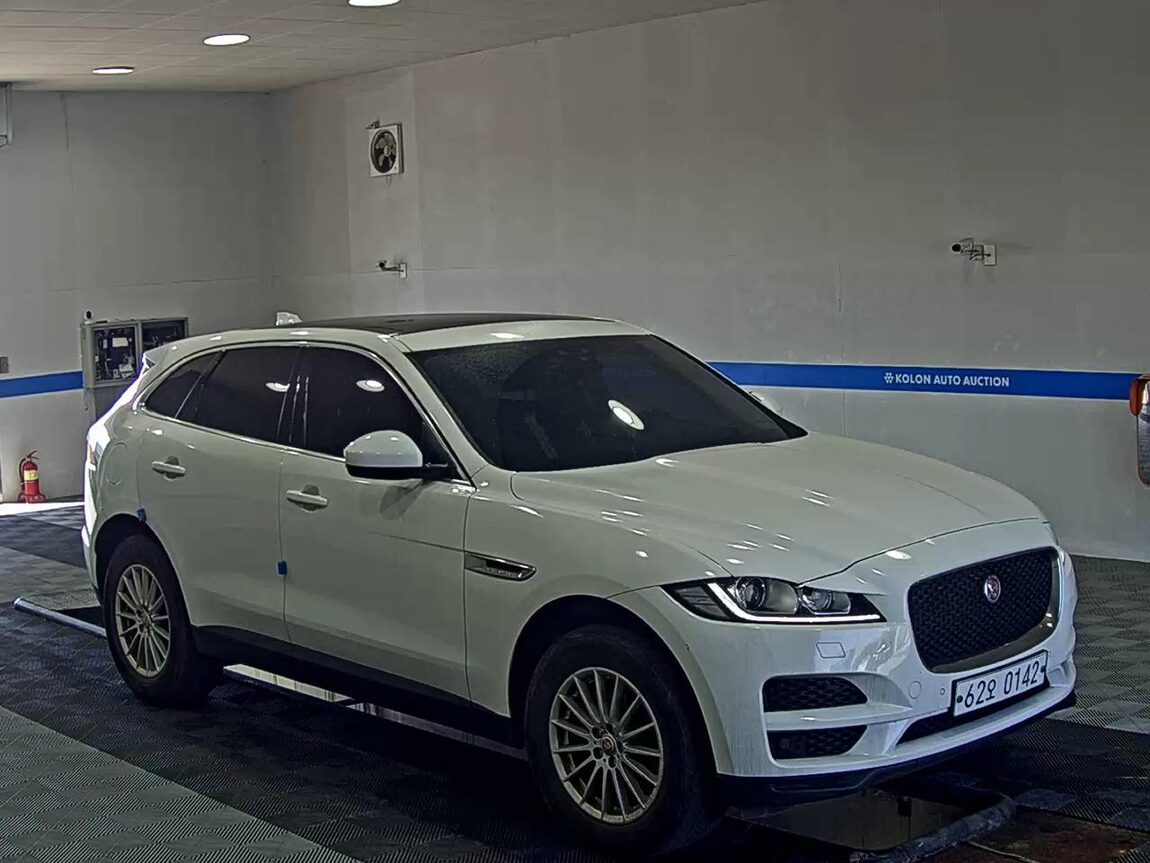 JAGUAR F-PACE 2.0 20d AWD PRESTIGE 2017 - zdjęcie 3