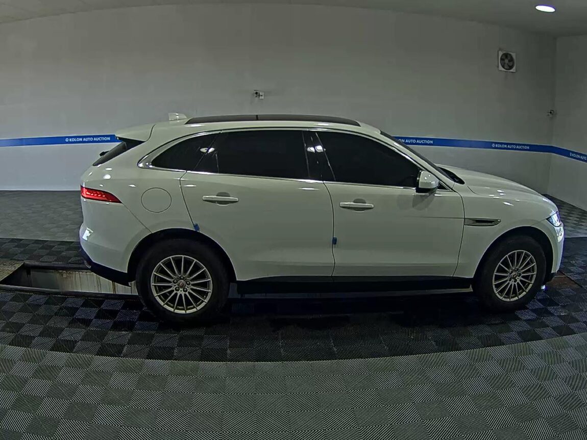 JAGUAR F-PACE 2.0 20d AWD PRESTIGE 2017 - zdjęcie 4