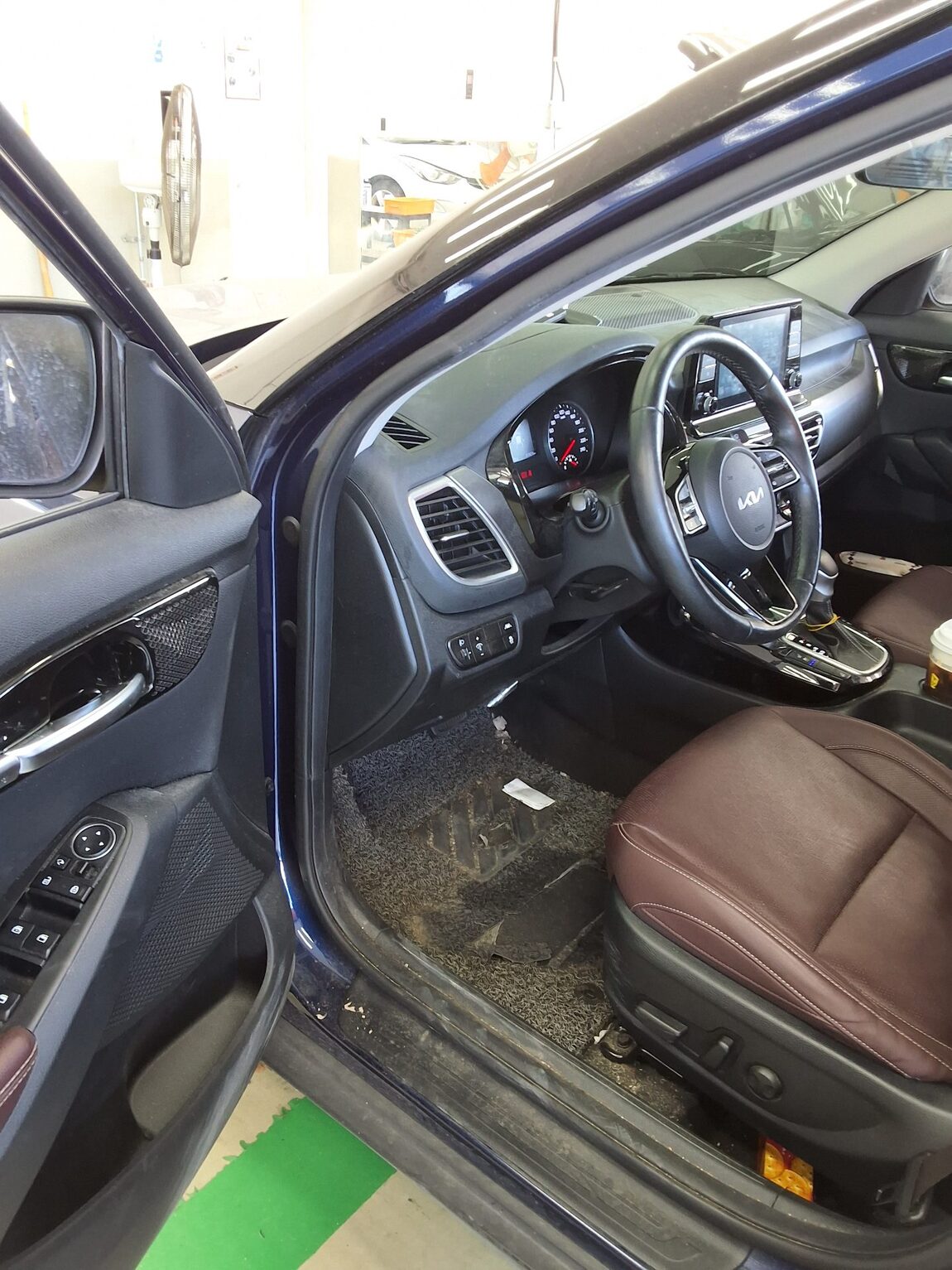 KIA SELTOS 1.6 GASOLINE 2WD SIGNATURE 2022 - zdjęcie 10
