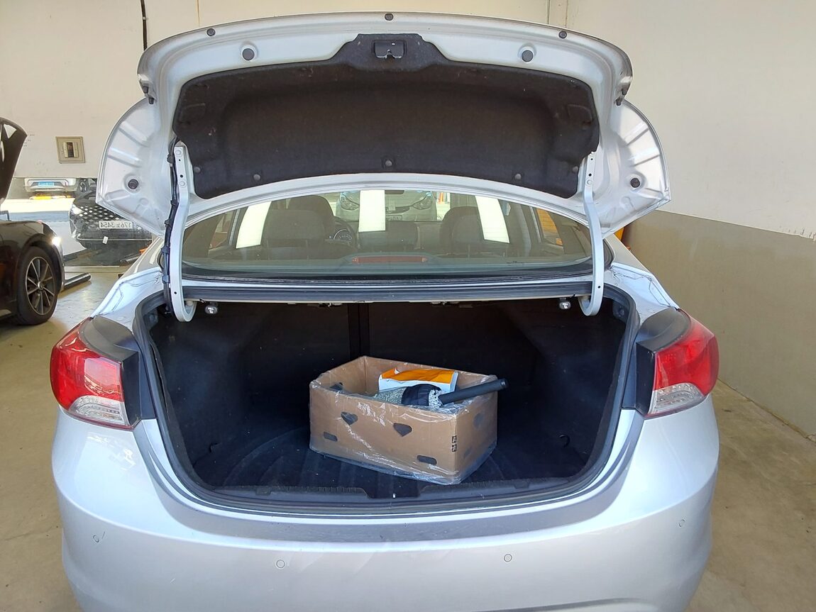 HYUNDAI AVANTE MD M16 GDi PREMIER 2012 - zdjęcie 15