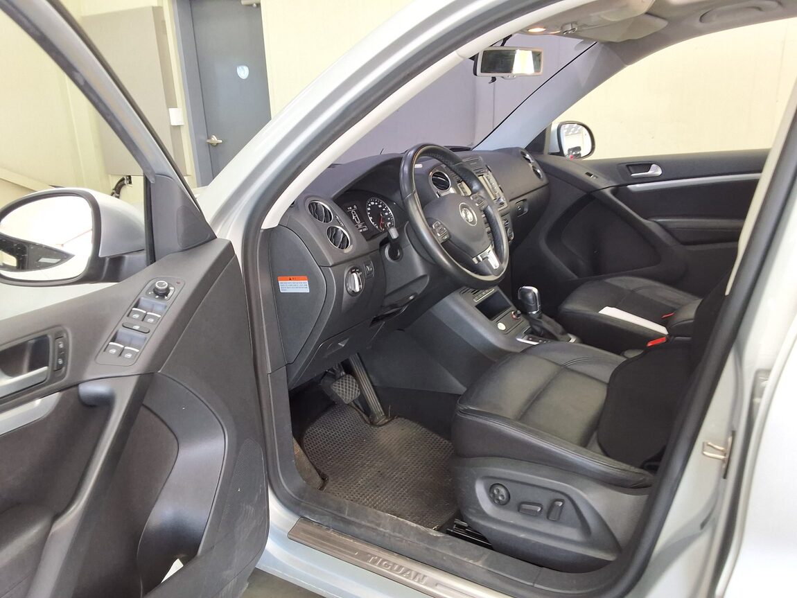 VOLKSWAGEN TIGUAN 2.0 TDI BLUEMOTION PREMIUM 2016 - zdjęcie 11