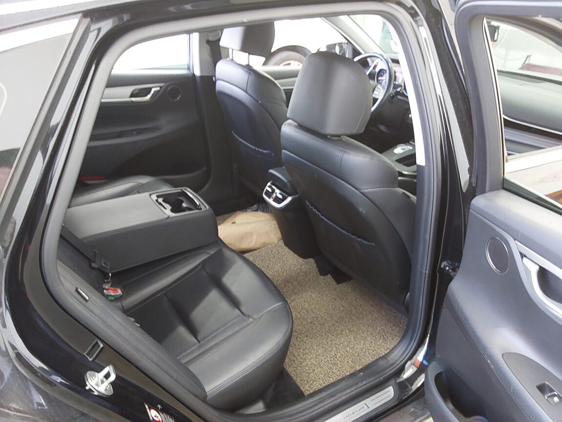 HYUNDAI THE NEW GRANDEUR IG LPi 3.0 RENTAL CAR MODERN 2020 - zdjęcie 13
