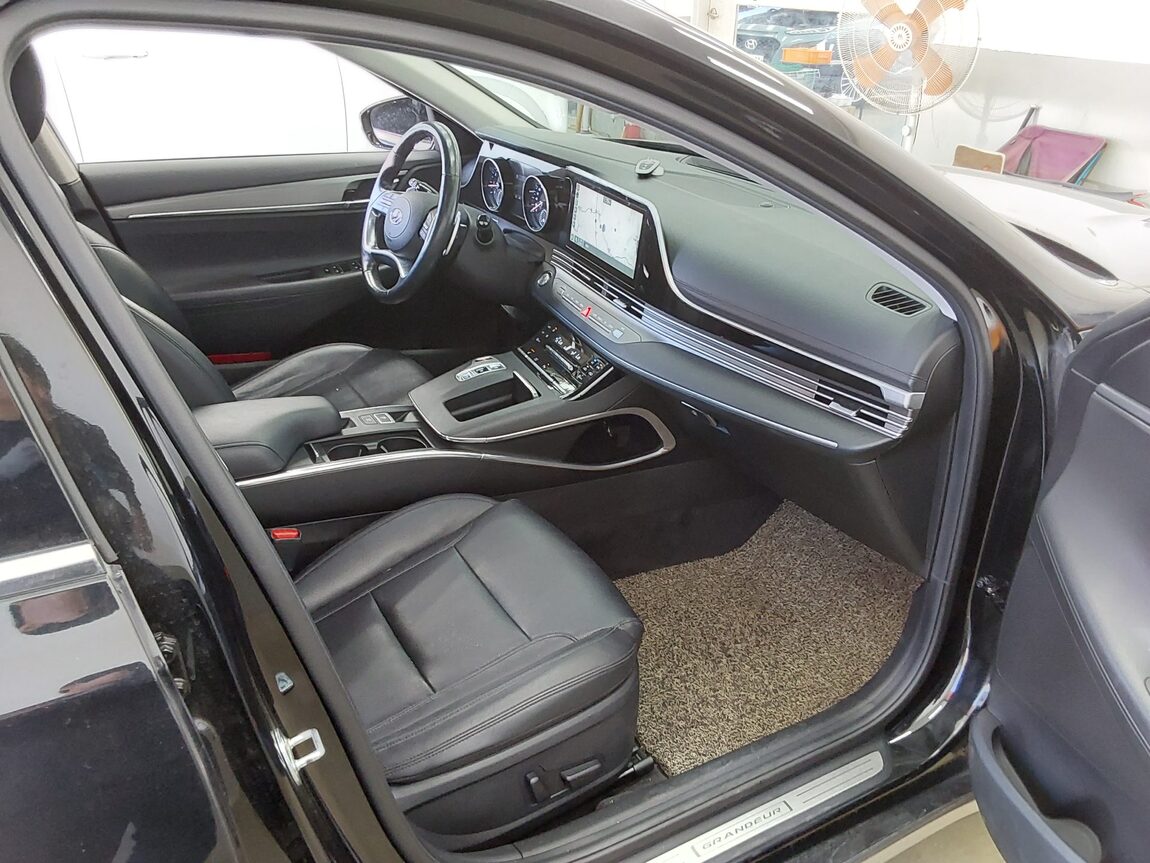 HYUNDAI THE NEW GRANDEUR IG LPi 3.0 RENTAL CAR MODERN 2020 - zdjęcie 14